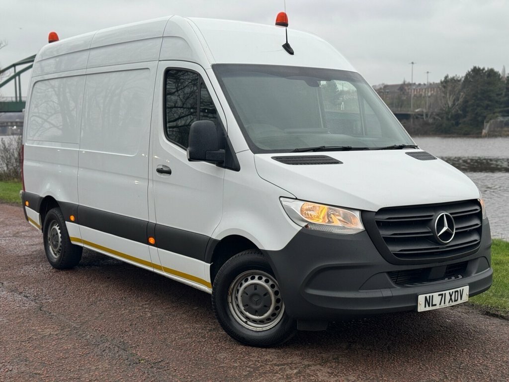 Mercedes-Benz Sprinter 2.1L Progressive White
