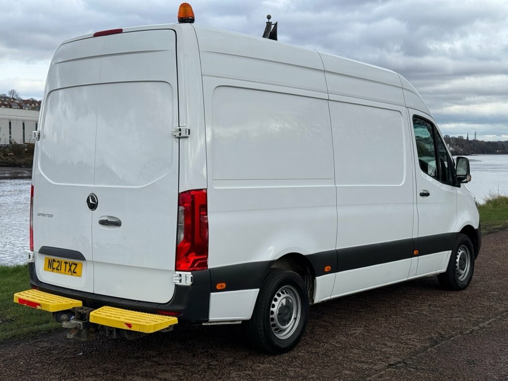 Mercedes-Benz Sprinter 2L Progressive NC21TXZ White #4