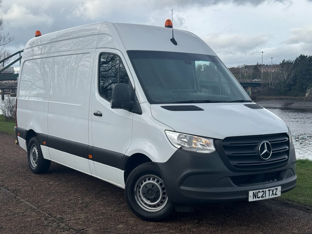 Mercedes-Benz Sprinter 2L Progressive White