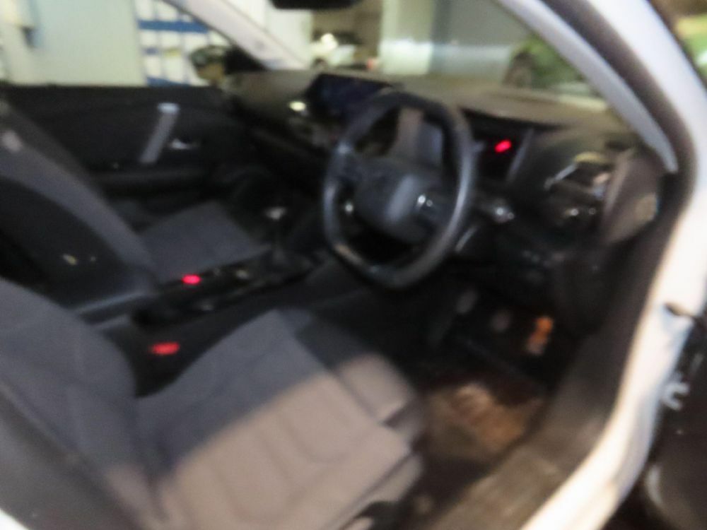 Citroen C4 1.2 Puretech Shine Euro 6 S S BYZ4808 White #6