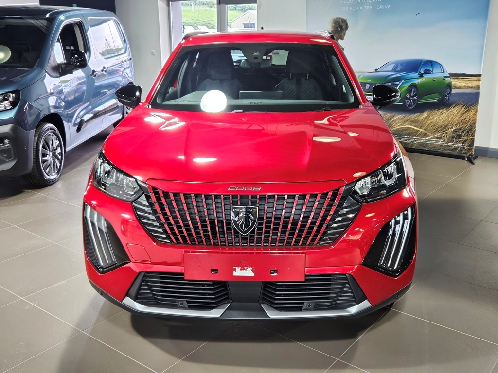 Peugeot e-2008 Allure Ev Red #2