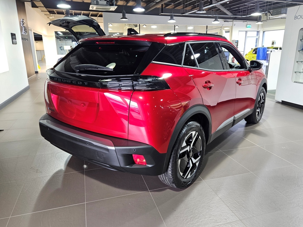 Peugeot e-2008 Allure Ev Red #4