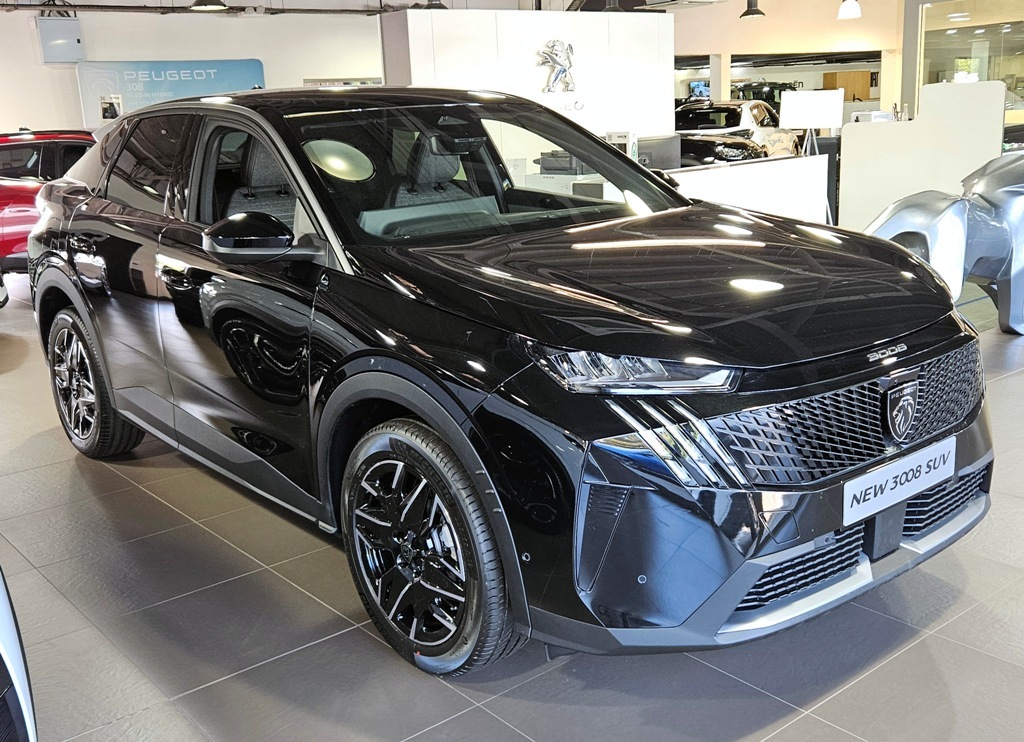 Peugeot 3008 1.2 136Hp Hybrid Allure Save 3570 On Rrp Black #3