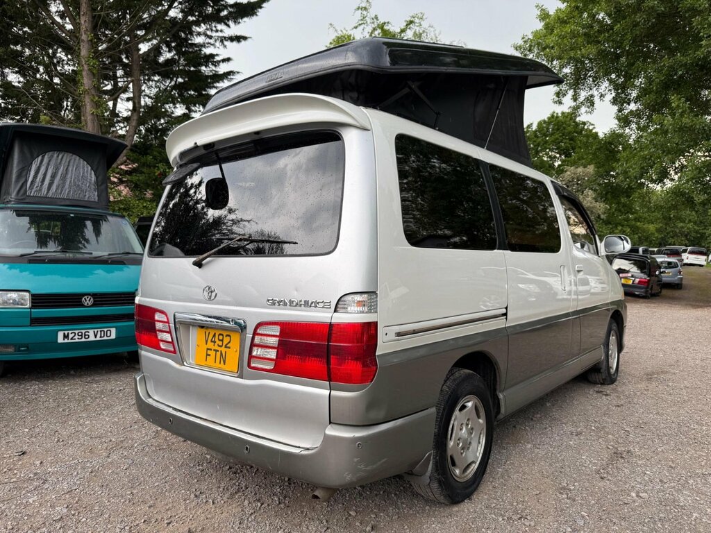 Toyota Granvia Ace Regius White #3