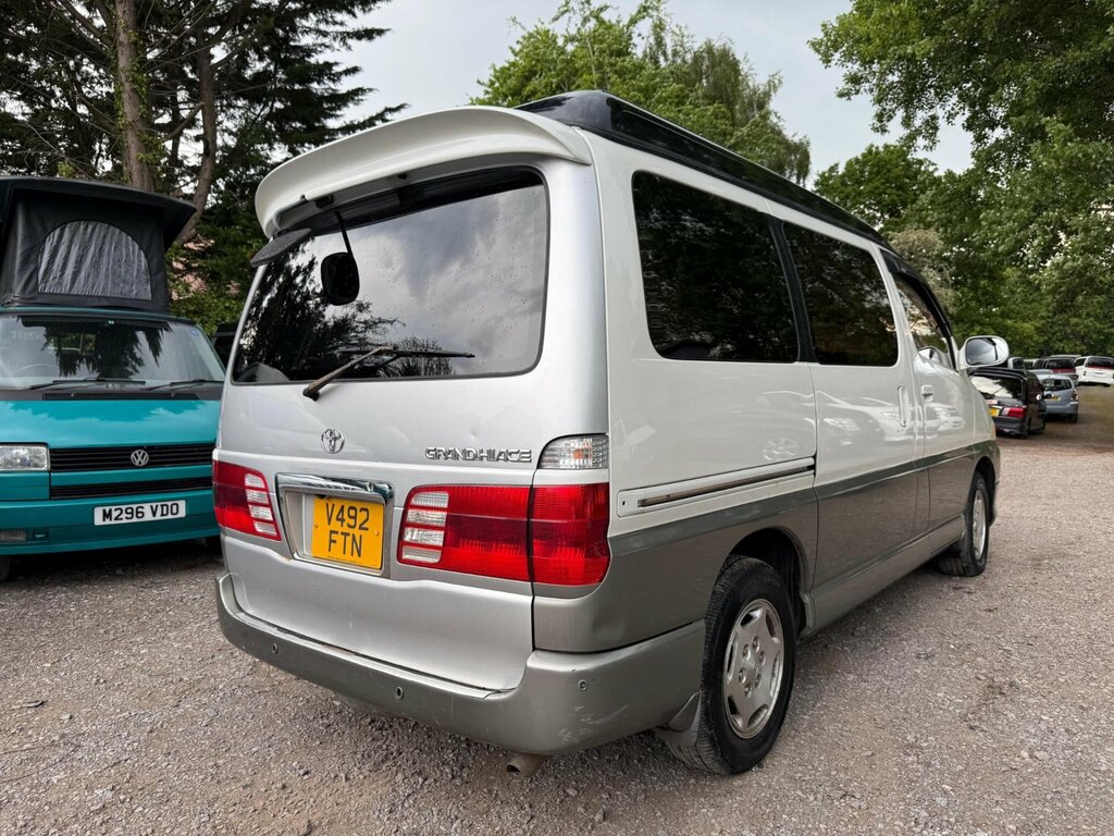Toyota Granvia Ace Regius White #6