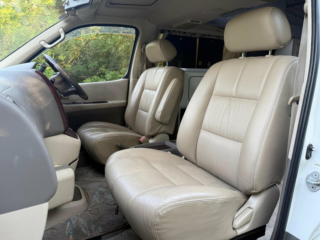 Toyota Granvia Ace Regius White #11