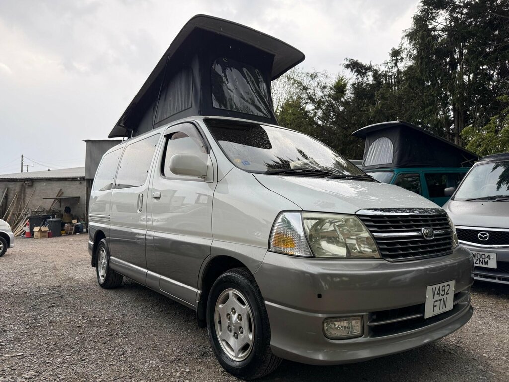 Toyota Granvia Ace Regius White #1