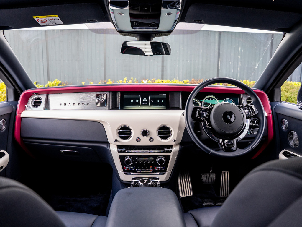 Rolls-Royce Phantom Saloon Black #4