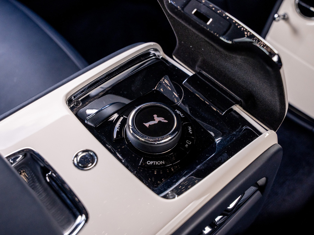 Rolls-Royce Phantom Saloon Black #19