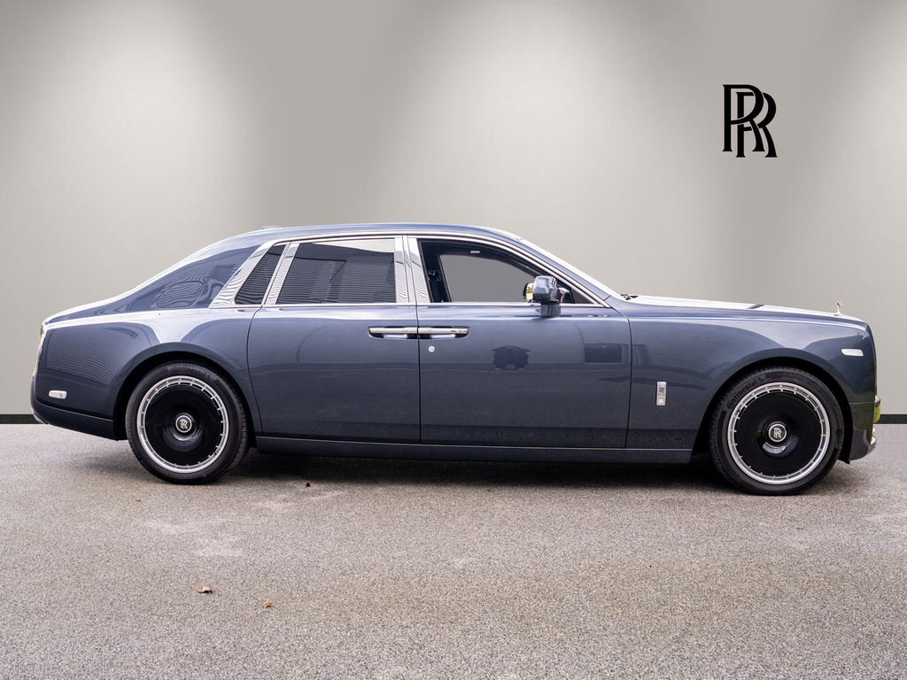Rolls-Royce Phantom Saloon Black #43