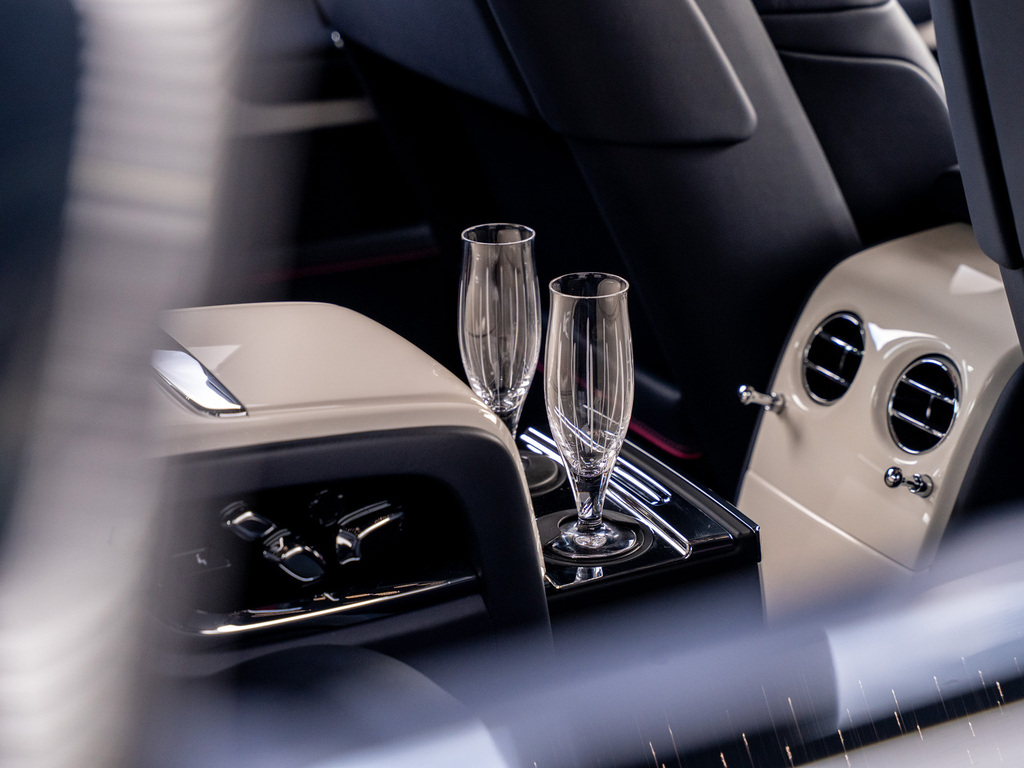 Rolls-Royce Phantom Saloon Black #30