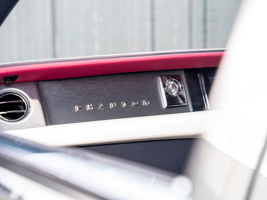 Rolls-Royce Phantom Saloon Black #27