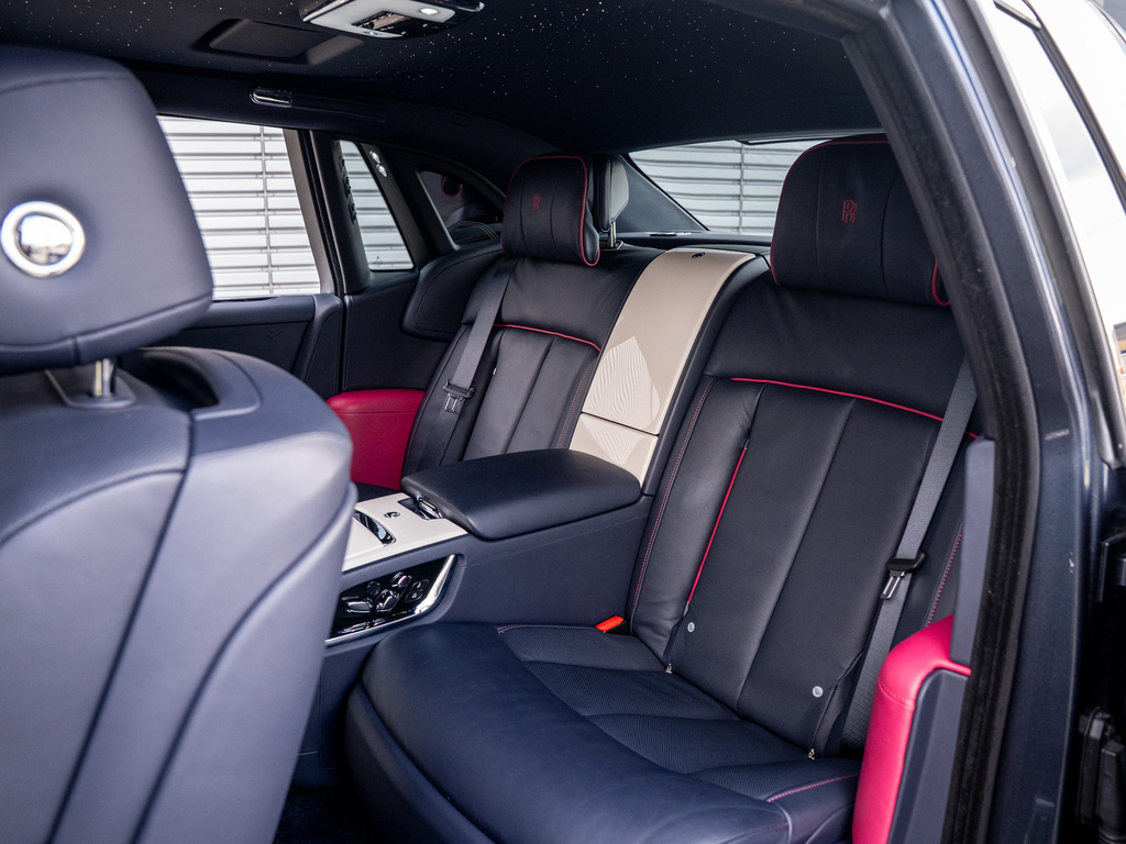 Rolls-Royce Phantom Saloon Black #24
