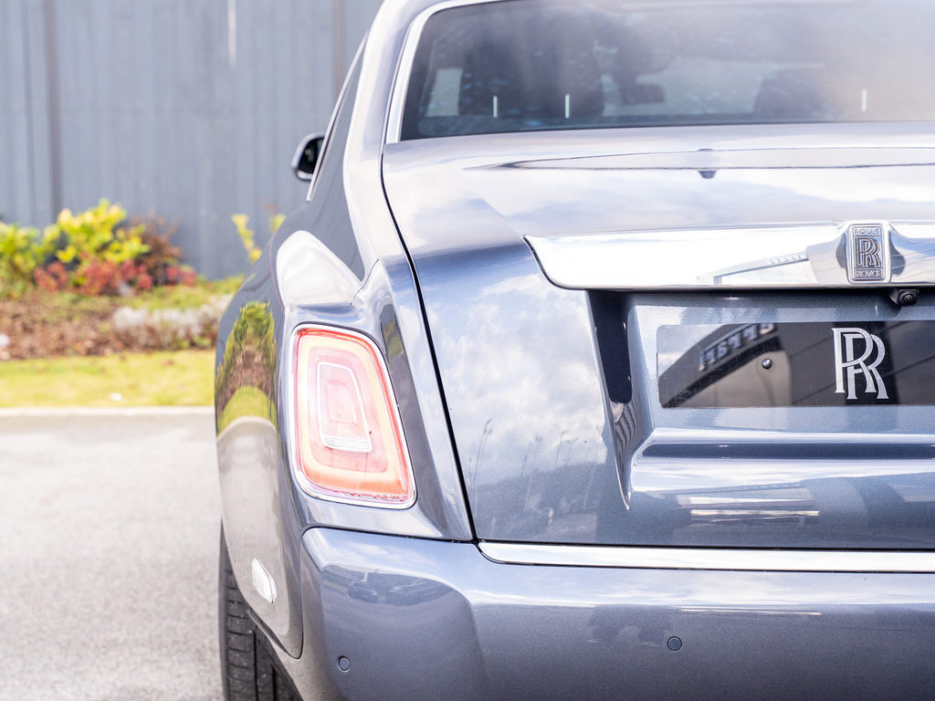 Rolls-Royce Phantom Saloon Black #39