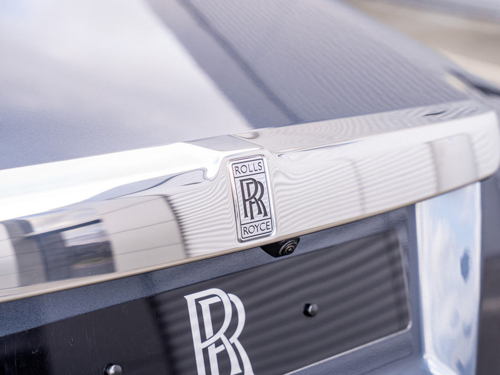 Rolls-Royce Phantom Saloon Black #38