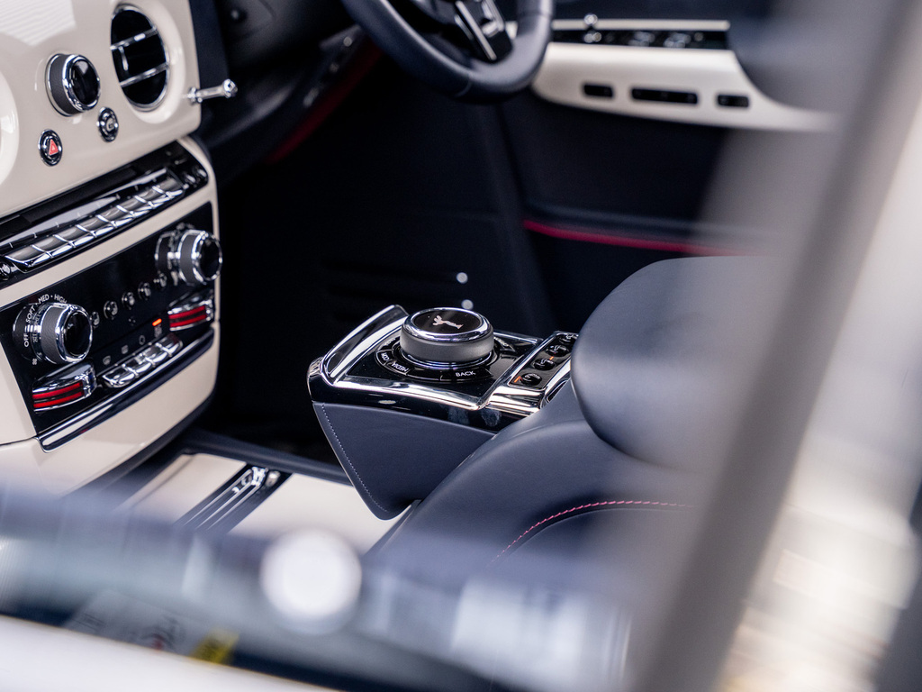 Rolls-Royce Phantom Saloon Black #26
