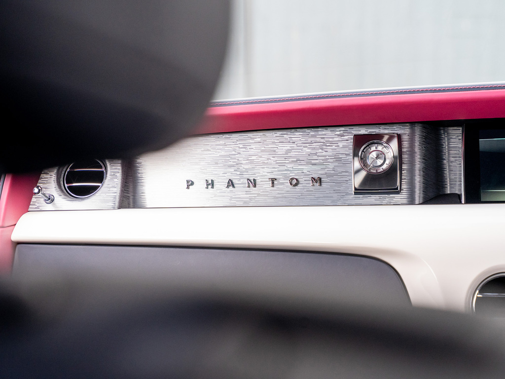 Rolls-Royce Phantom Saloon Black #21