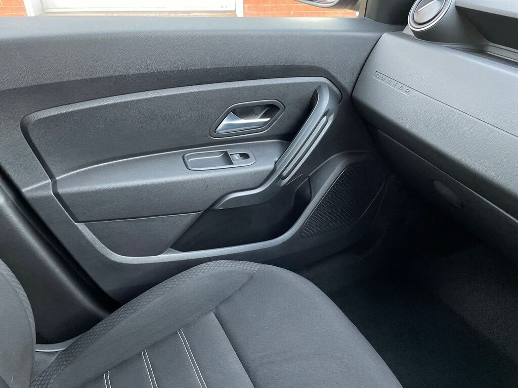 Mitsubishi Space Gear 3.0 V6 4X4 6 Seats 54,000 Mil White #55