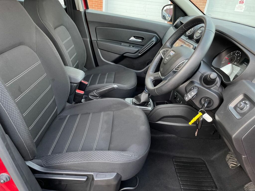 Mitsubishi Space Gear 3.0 V6 4X4 6 Seats 54,000 Mil White #29