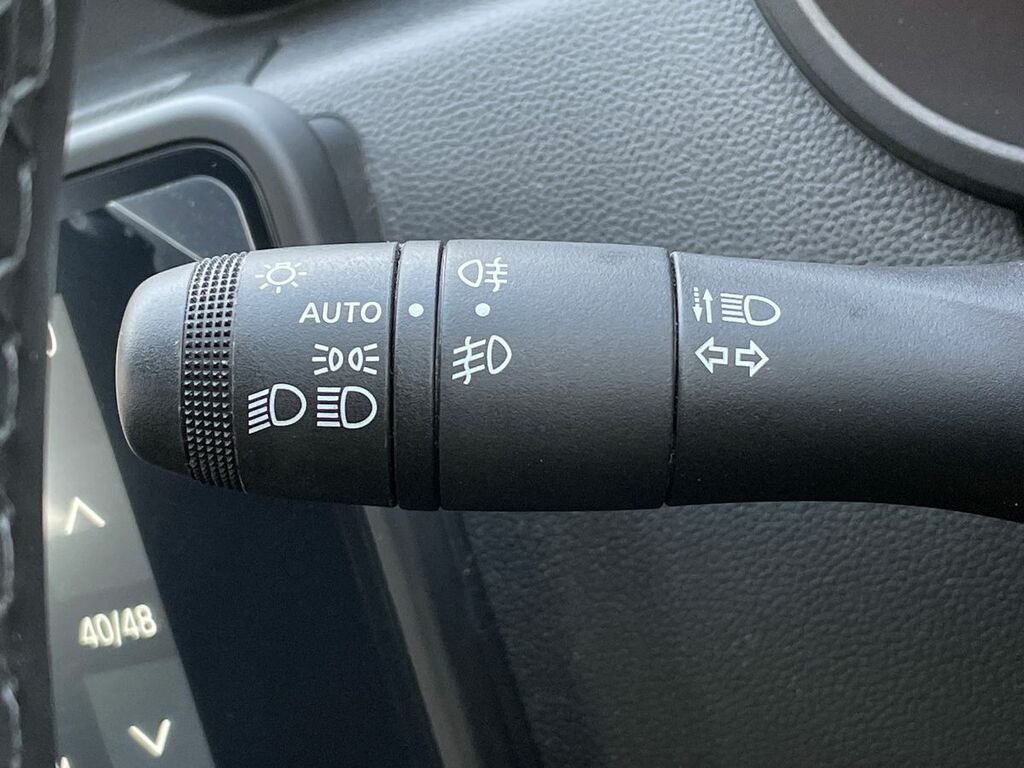 Mitsubishi Space Gear 3.0 V6 4X4 6 Seats 54,000 Mil White #41