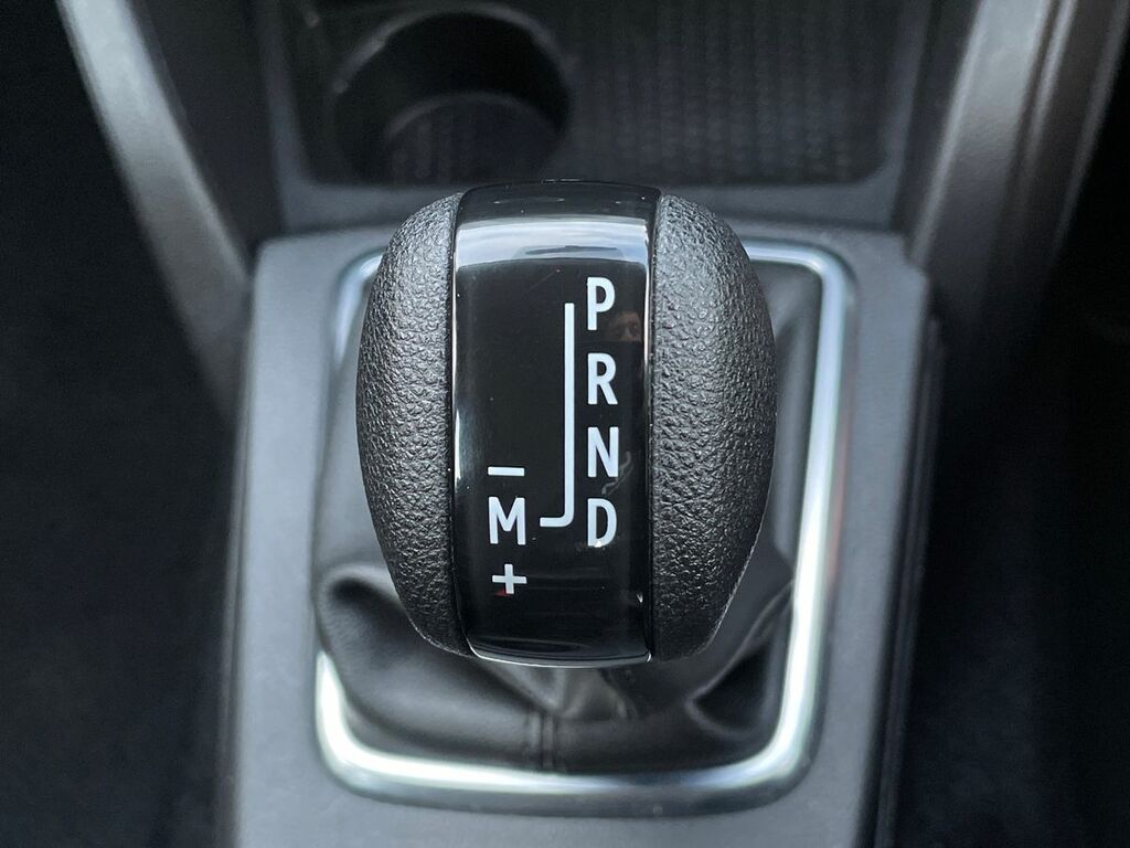 Mitsubishi Space Gear 3.0 V6 4X4 6 Seats 54,000 Mil White #45