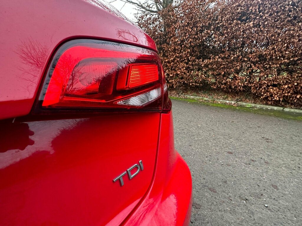 Audi A3 2.0 Tdi Se Technik Sportback Euro 6 Ss MT66HWN Red #5