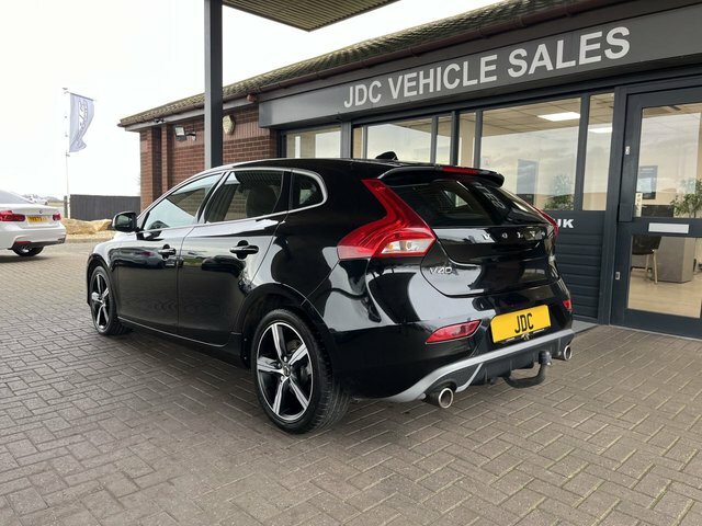 Volvo V40 2018 2.0 D2 R-design Hatchback E MA18ZYS Black #6