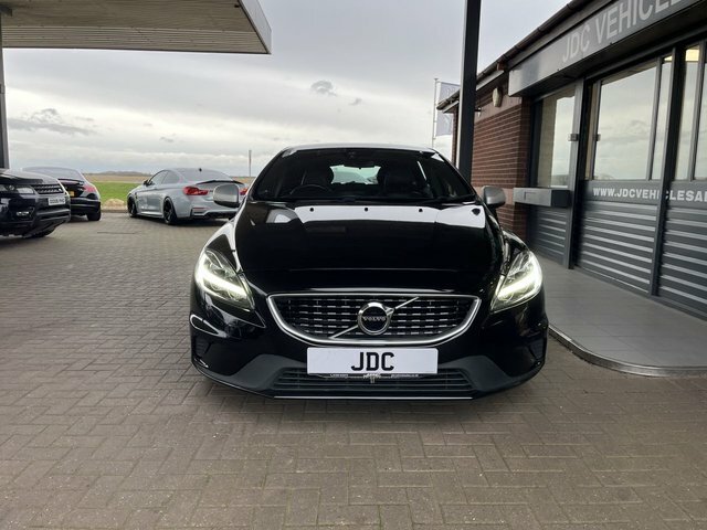 Volvo V40 2018 2.0 D2 R-design Hatchback E MA18ZYS Black #5