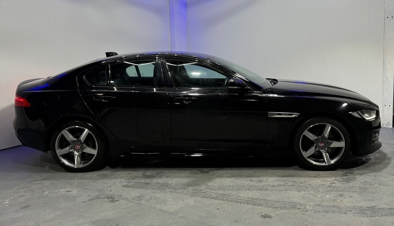 Jaguar XE R-sport SR19TCV Black #4