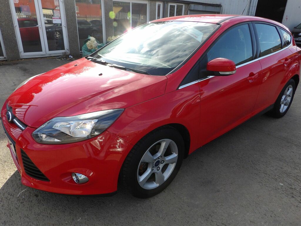 Ford Focus 1.6 Tdci Zetec Navigator Hatchback Manu CV64KKC Red #2