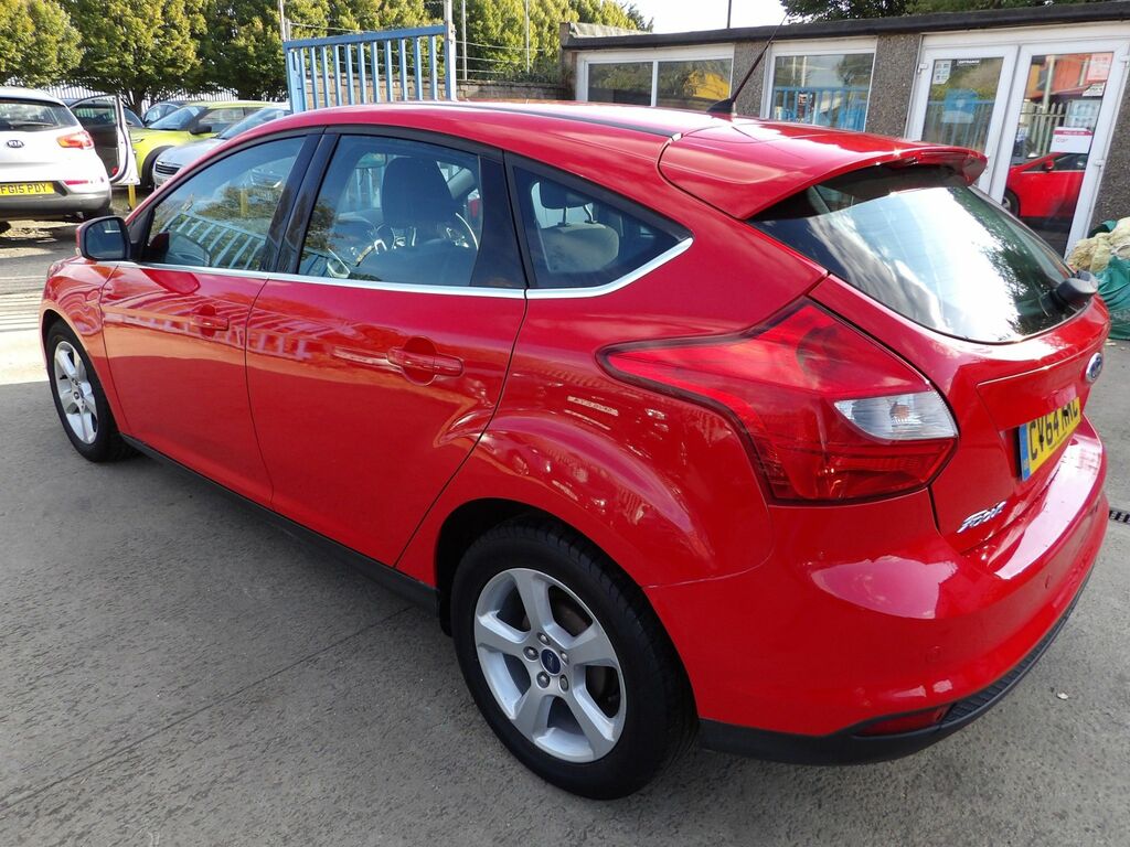 Ford Focus 1.6 Tdci Zetec Navigator Hatchback Manu CV64KKC Red #3