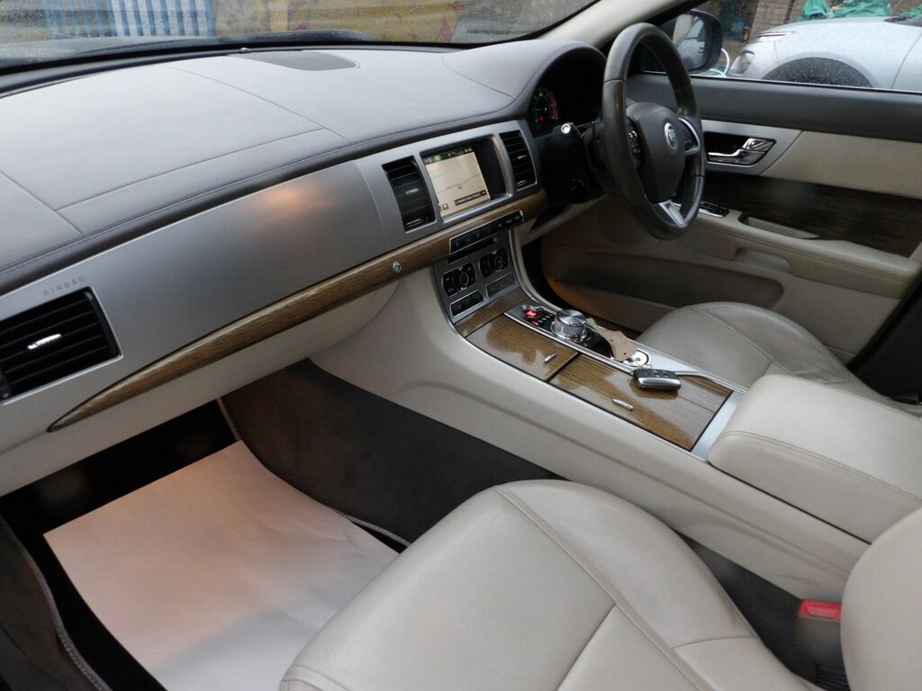 Jaguar XF 2.2D Premium Luxury Saloon Euro 5 CG60DAS Black #6