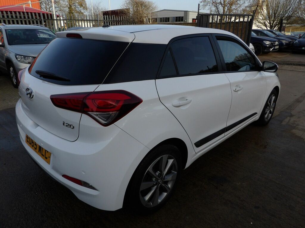 Hyundai I20 1.4 Crdi Premium Hatchback Euro White #6