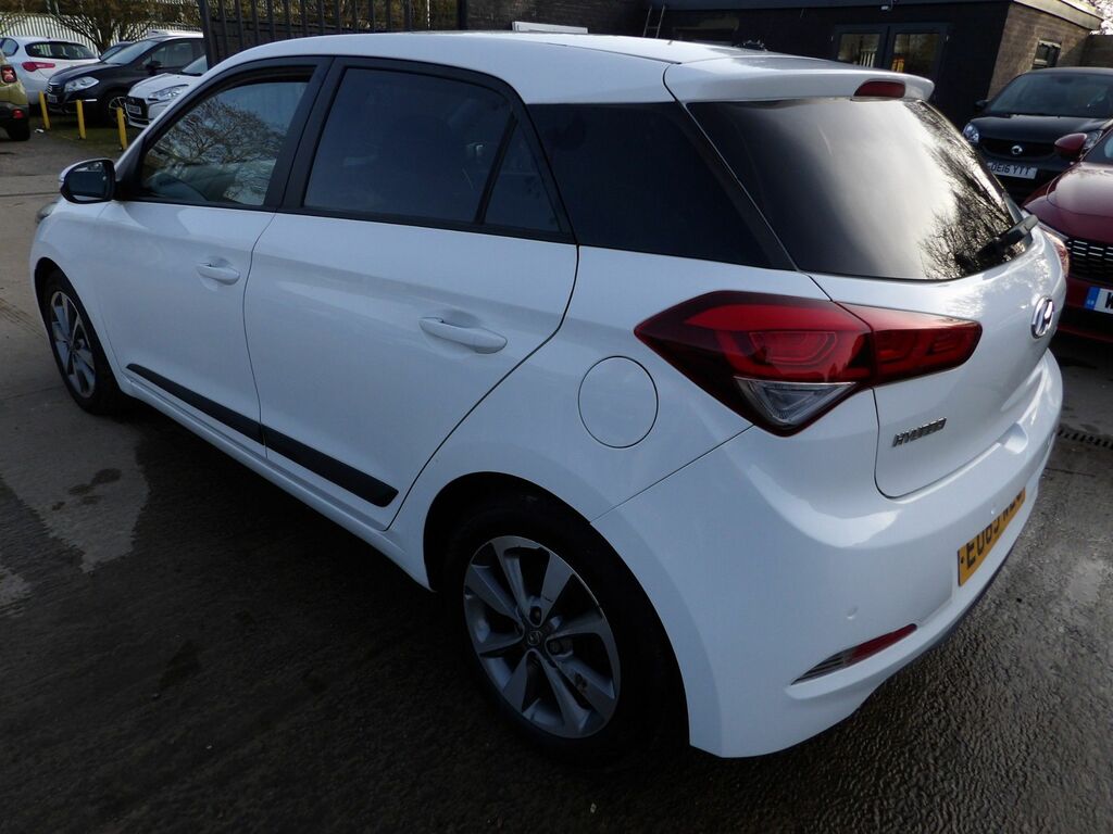 Hyundai I20 1.4 Crdi Premium Hatchback Euro White #4