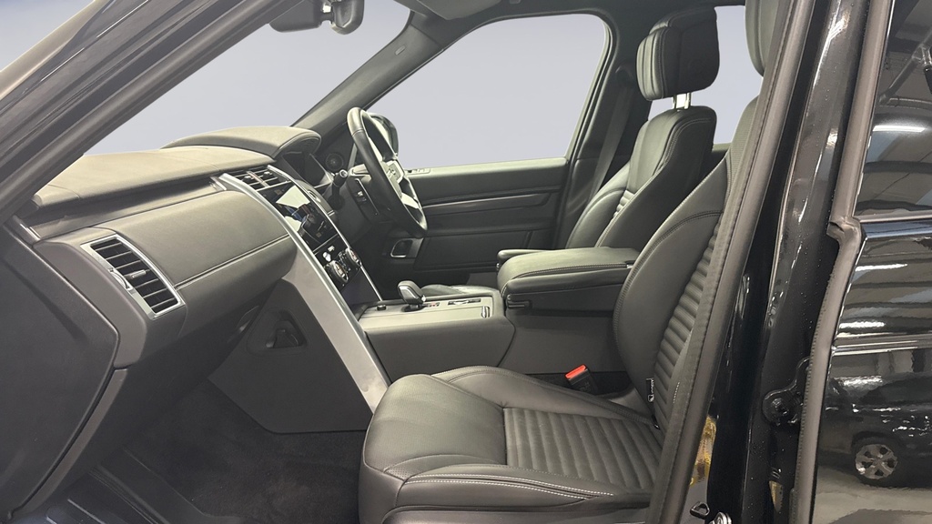 Land Rover Discovery D350 Metropolitan Edition PO25YPM Black #3