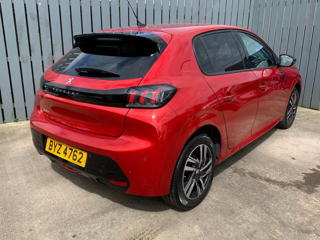 Peugeot 208 1.5 Bluehdi 100 Allure Premium BYZ4762 Red #5