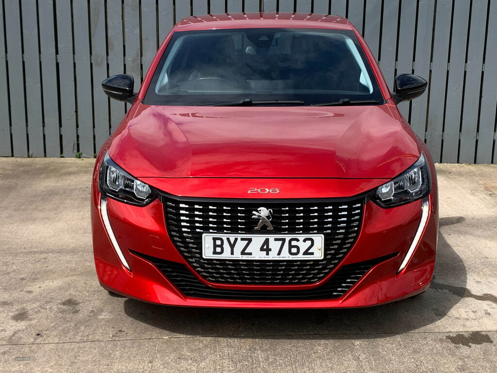Peugeot 208 1.5 Bluehdi 100 Allure Premium BYZ4762 Red #2