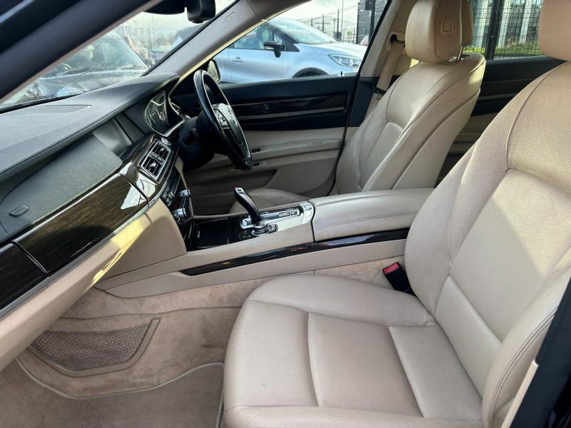 BMW 7 Series White #5