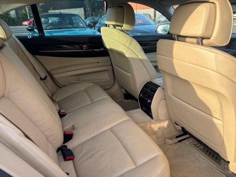 BMW 7 Series White #4