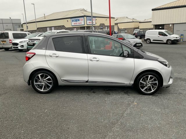 Toyota Yaris 1.5 Vvt-i Y20 Hatchback Euro 6 Silver #2