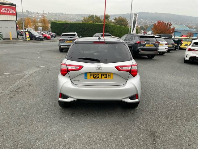 Toyota Yaris 1.5 Vvt-i Y20 Hatchback Euro 6 Silver #4