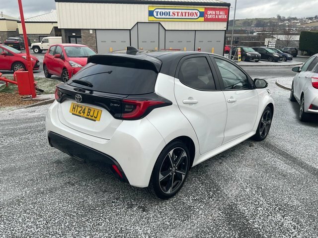 Toyota Yaris 1.5 Vvt-h Premiere Edition Hatchback Hy HT24BJJ White #5