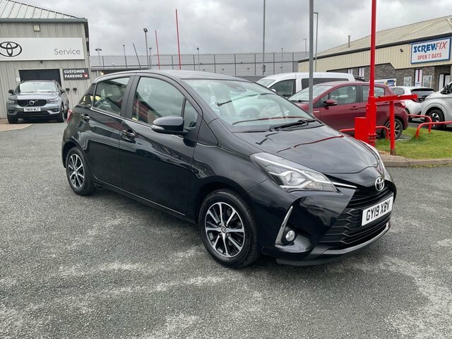 Toyota Yaris 1.5 Vvt-i Icon Tech Hatchback Eu Black