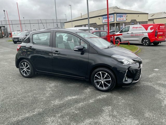 Toyota Yaris 1.5 Vvt-i Icon Tech Hatchback Eu GY19XBV Black #2