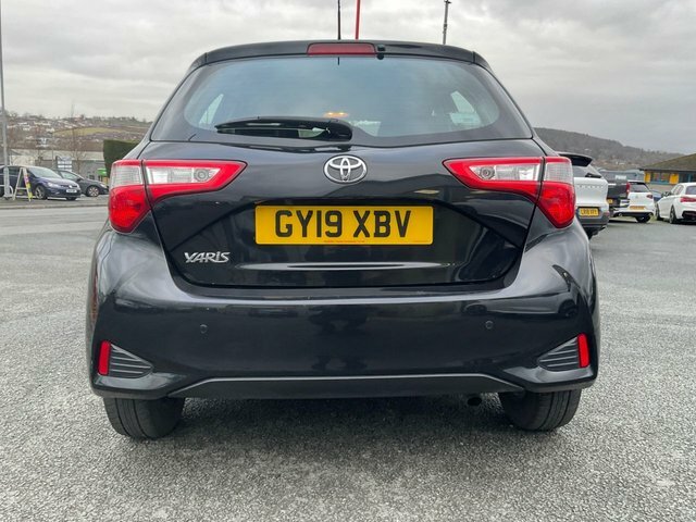 Toyota Yaris 1.5 Vvt-i Icon Tech Hatchback Eu GY19XBV Black #6