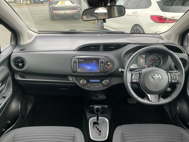 Toyota Yaris 1.5 Vvt-h Design Hatchback Hybrid E-cvt FM18EWV Black #5