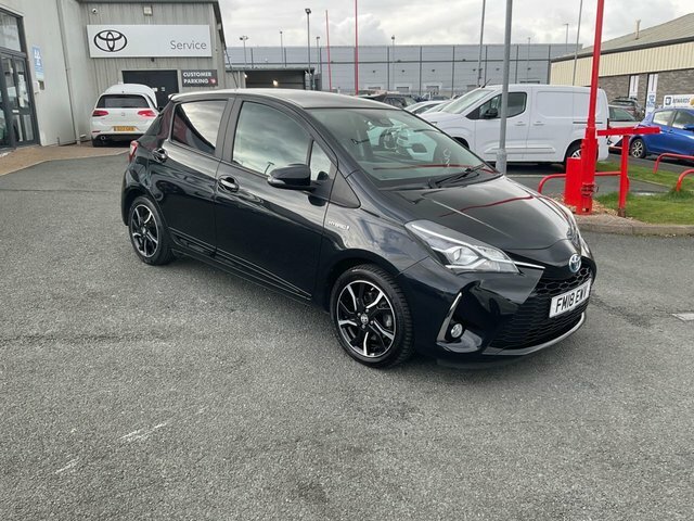 Toyota Yaris 1.5 Vvt-h Design Hatchback Hybrid E-cvt Black