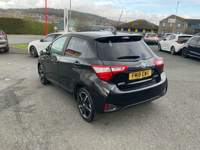 Toyota Yaris 1.5 Vvt-h Design Hatchback Hybrid E-cvt FM18EWV Black #6