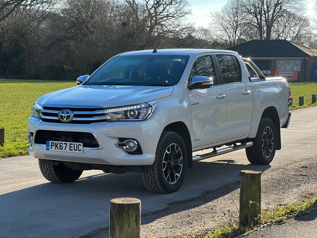 Toyota HILUX Invincible X 4Wd D-4d Dcb White #3