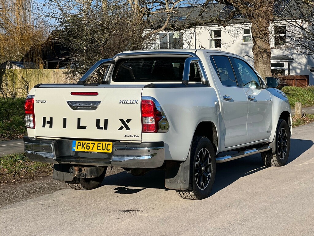 Toyota HILUX Invincible X 4Wd D-4d Dcb White #5